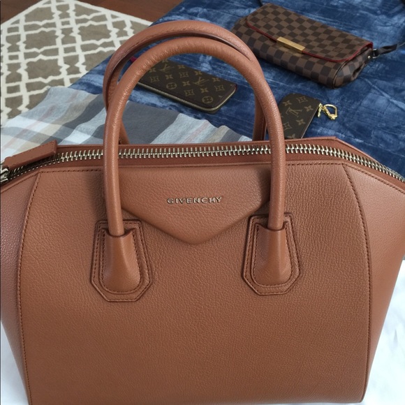 ❌SOLD❌NEW Givenchy Antigona Medium Sugar Satchel - Picture 8 of 8